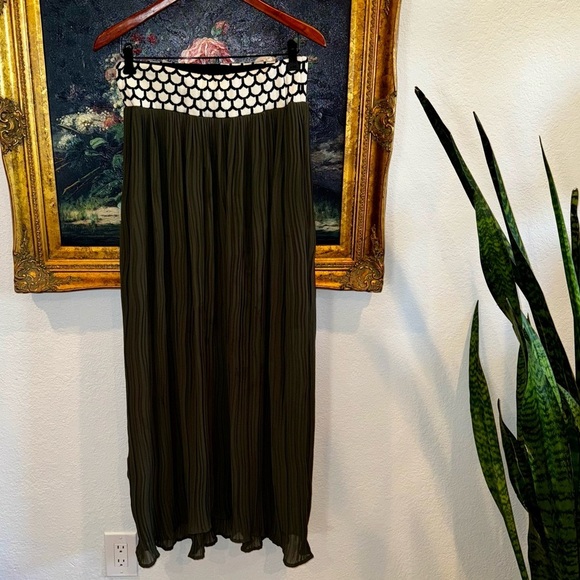 Dear Creatures Anthropologie Green Pleated Midi Skirt with Knit Waistband Size L - Picture 2 of 9